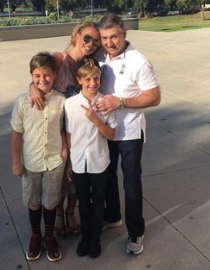 James Parnell Spears with his daughter Britney Spears and grandsons Sean Preston Federline and Jayden James Federline 